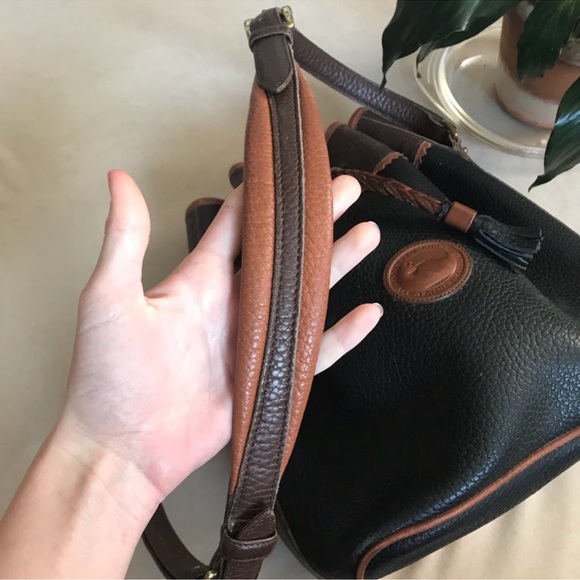 Authentic Dooney & Bourke AWL Teton Bucket Bag - Picture 2 of 4